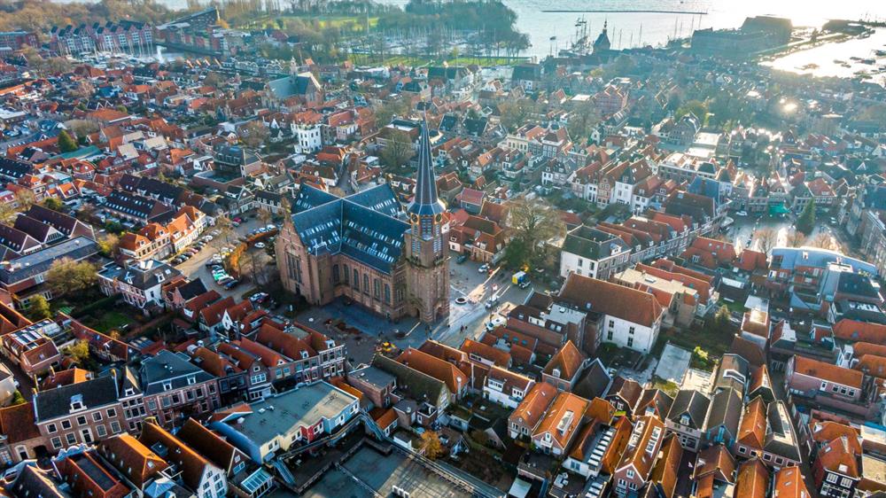 Het Kerkplein van bovenaf gezien Het Kerkplein van bovenaf gezien
