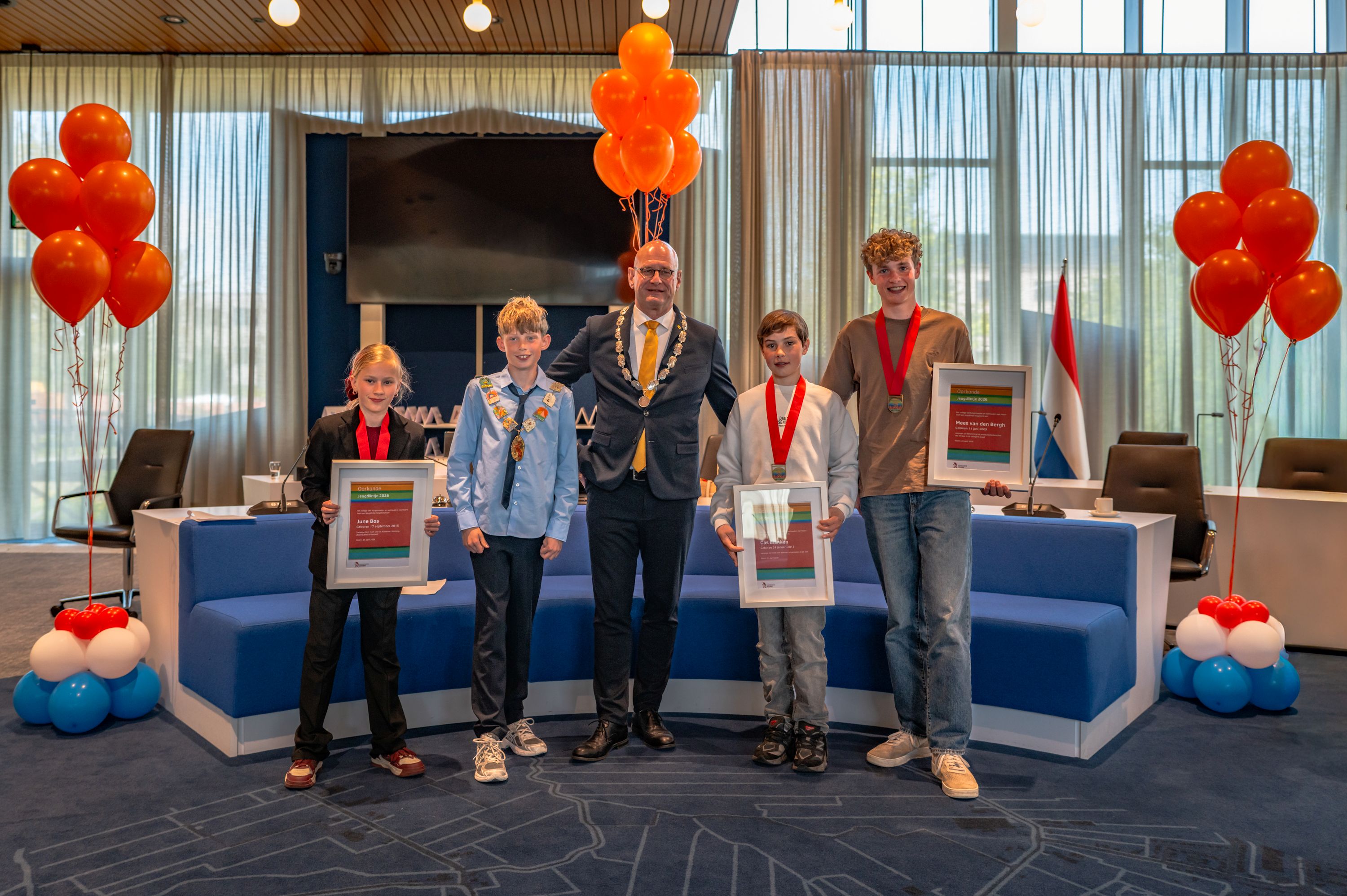 June, kinderburgemeester Dex, burgemeester Nieuwenburg, Cas en Mees