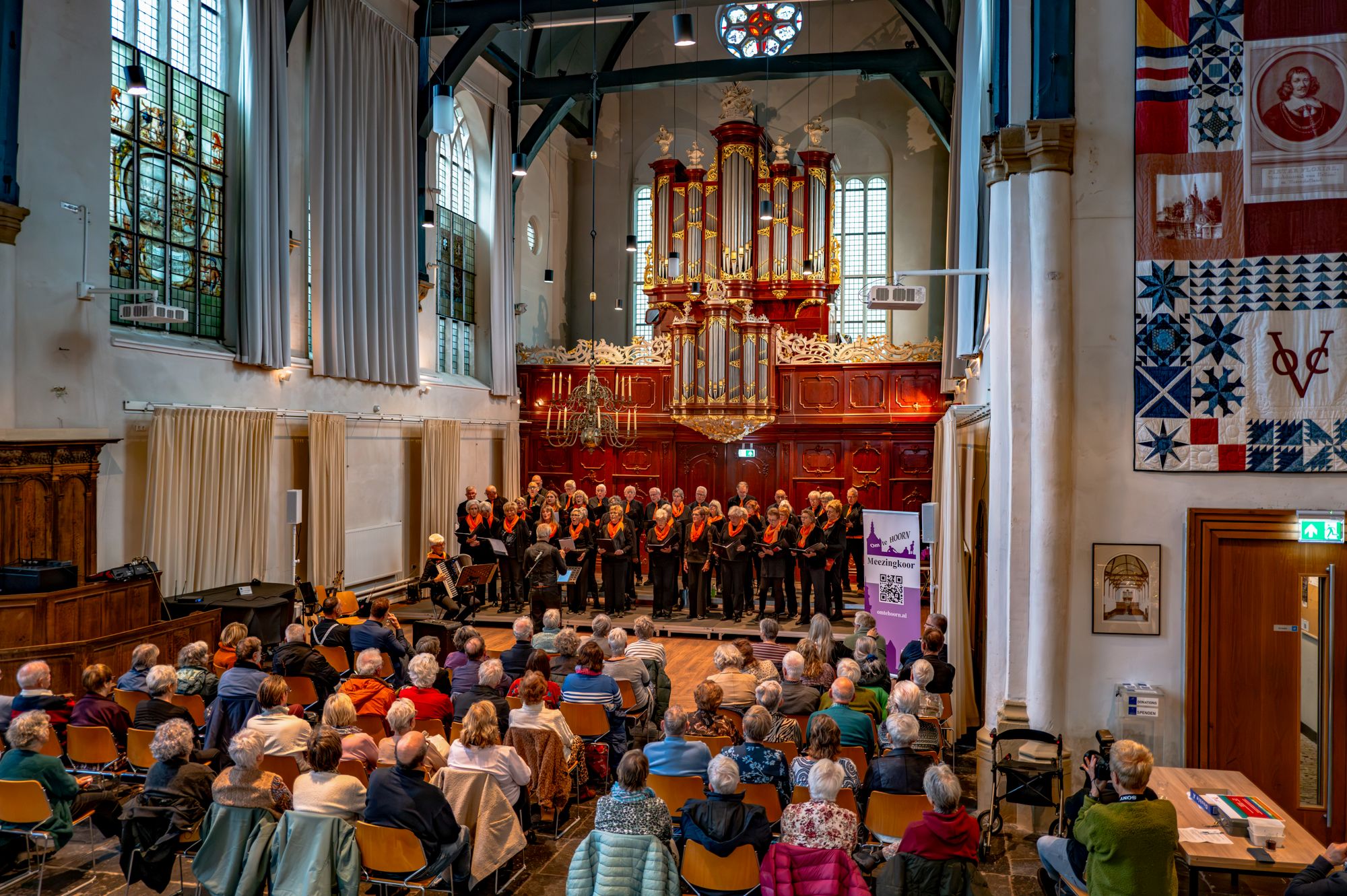 Het jubileumconcert van Meezingkoor Om te Hoorn